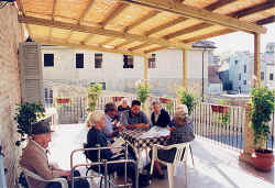 pergola2.jpg (59522 byte)